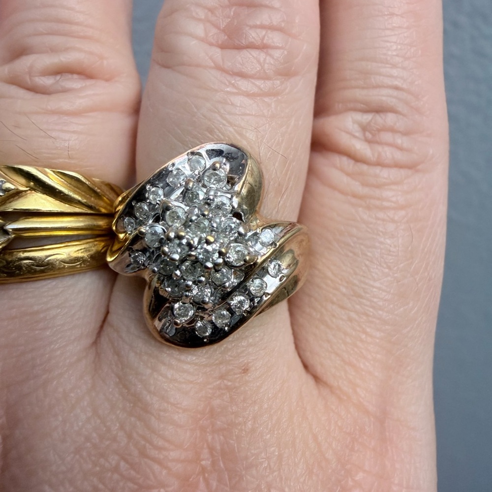 1.4CTTW 10k Solid Gold Diamond Cluster Ring Size 6.25